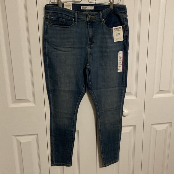 NWT set of 2 Levi Signature Jeans - Picture 4 of 8